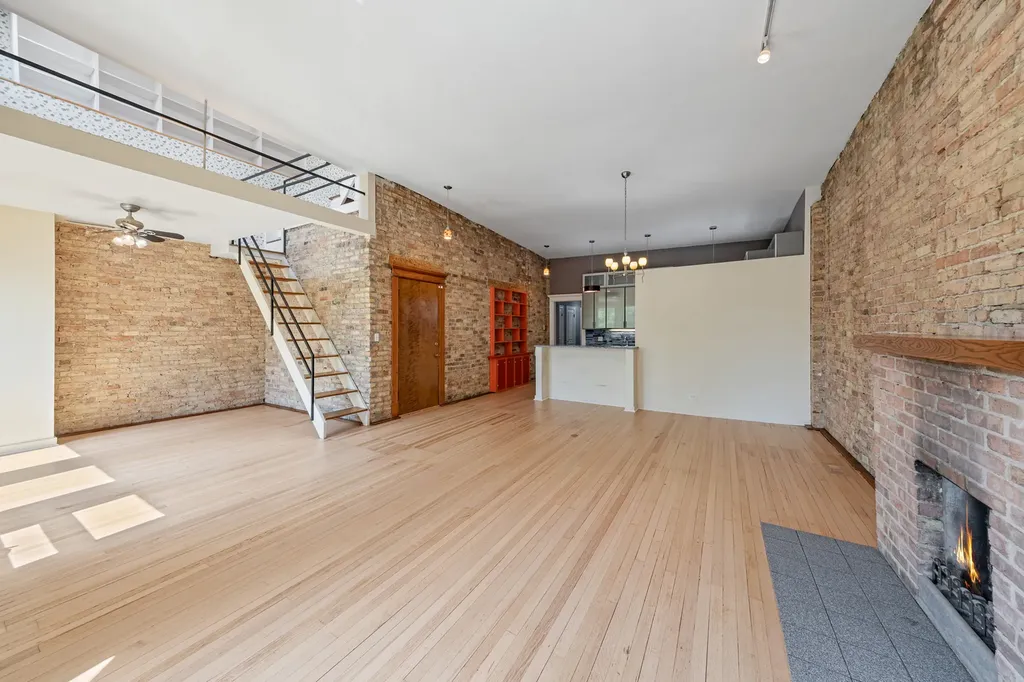 3717 North Pine Grove Avenue Chicago IL 60613