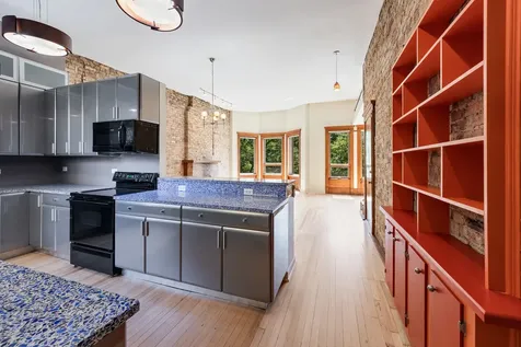 3717 North Pine Grove Avenue Chicago IL 60613