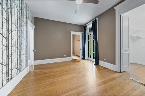 3717 North Pine Grove Avenue Chicago IL 60613