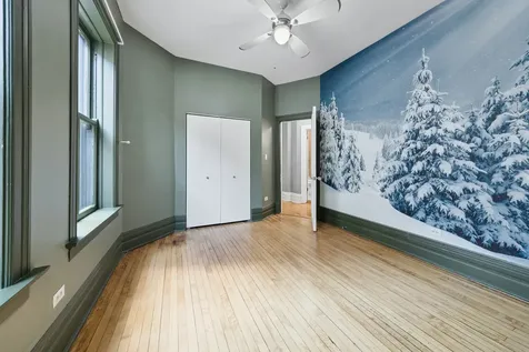 3717 North Pine Grove Avenue Chicago IL 60613