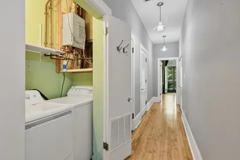 3717 North Pine Grove Avenue Chicago IL 60613