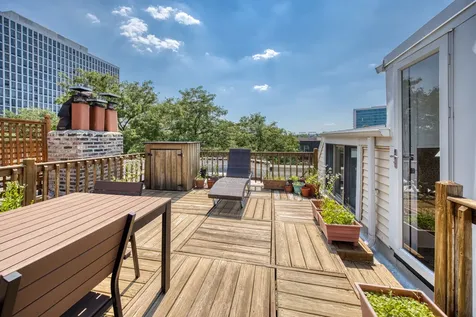 3717 North Pine Grove Avenue Chicago IL 60613