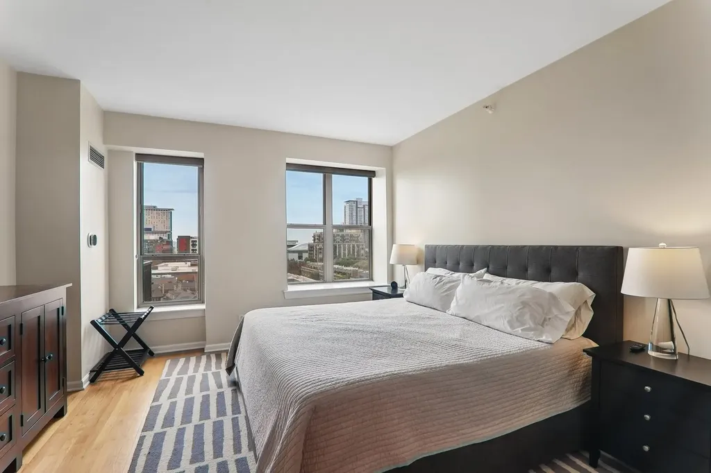 1717 South Prairie Avenue Chicago IL 60616