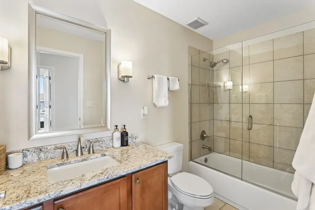 1717 South Prairie Avenue Chicago IL 60616