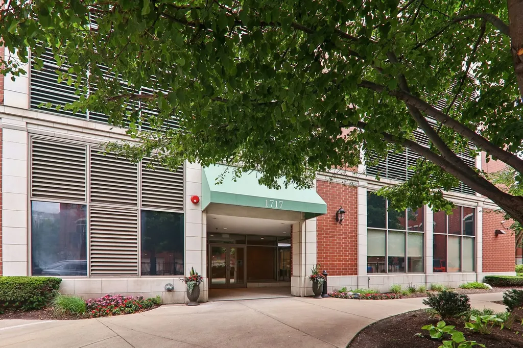 1717 South Prairie Avenue Chicago IL 60616