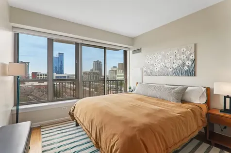 1717 South Prairie Avenue Chicago IL 60616