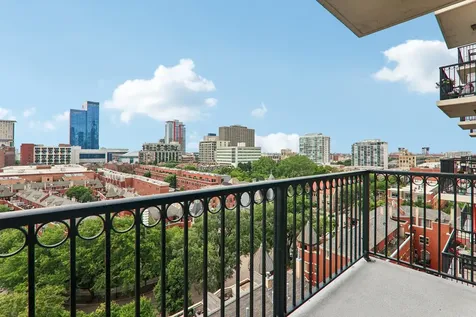 1717 South Prairie Avenue Chicago IL 60616