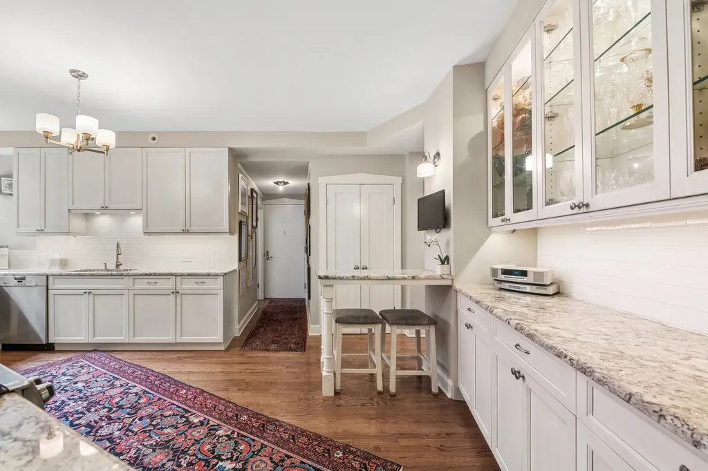 3800 North Lake Shore Drive Chicago IL 60613