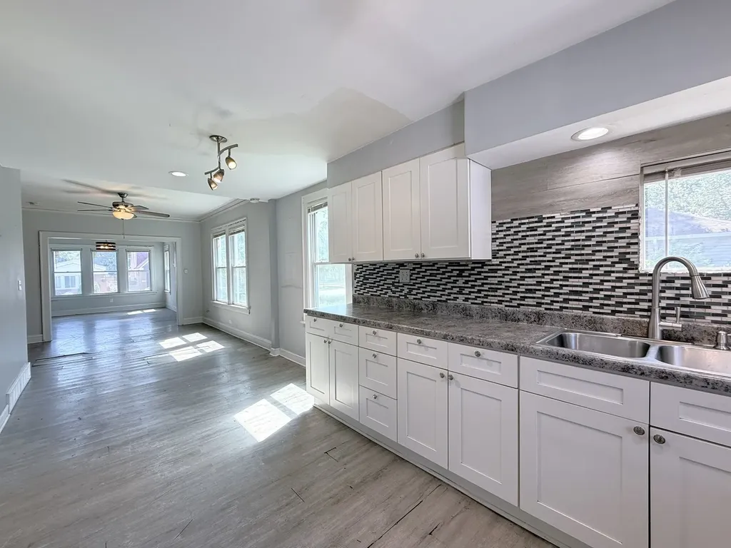 1426 West 112th Place Chicago IL 60643