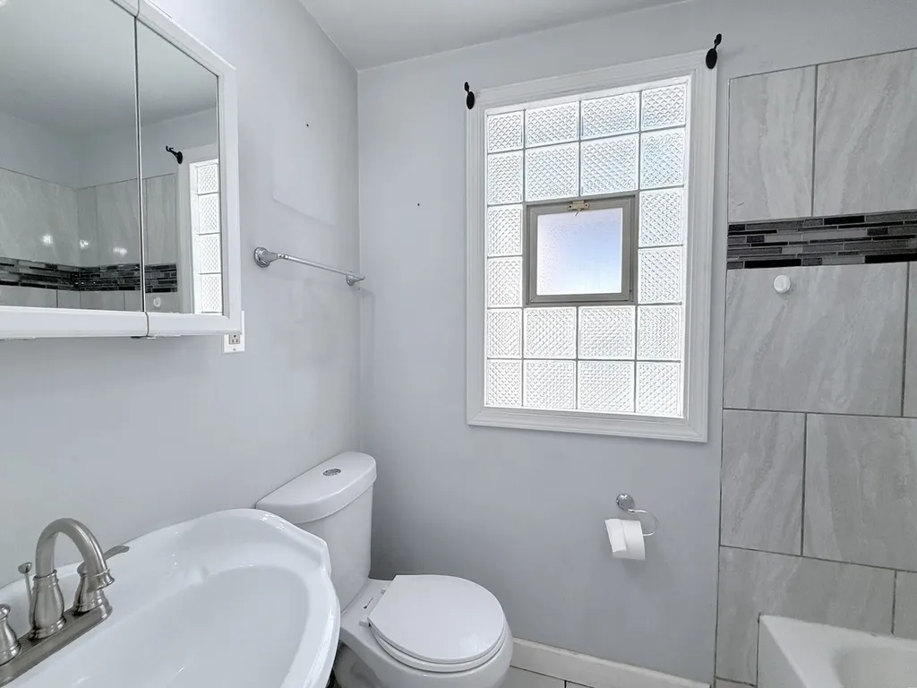 1426 West 112th Place Chicago IL 60643