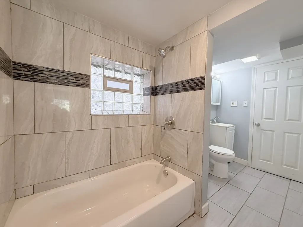 1426 West 112th Place Chicago IL 60643