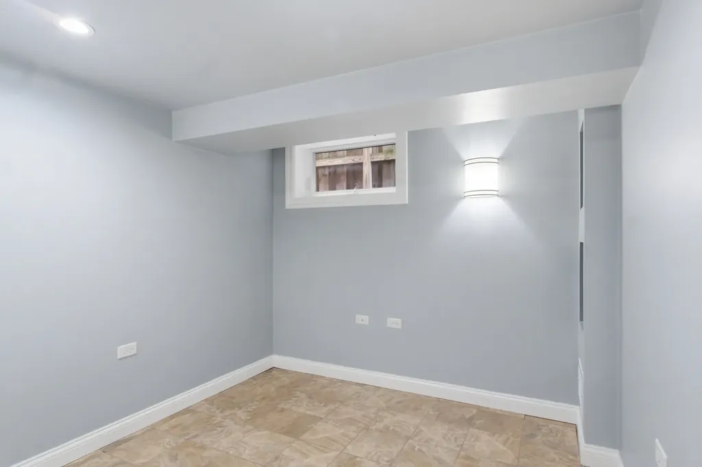 5422 South Sayre Avenue Chicago IL 60638