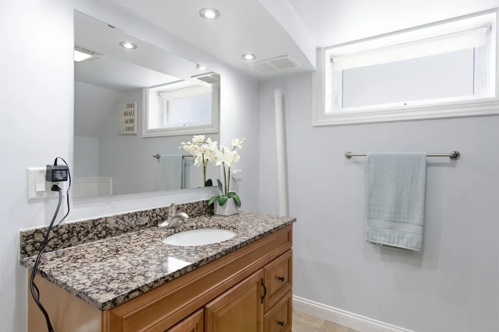 5422 South Sayre Avenue Chicago IL 60638
