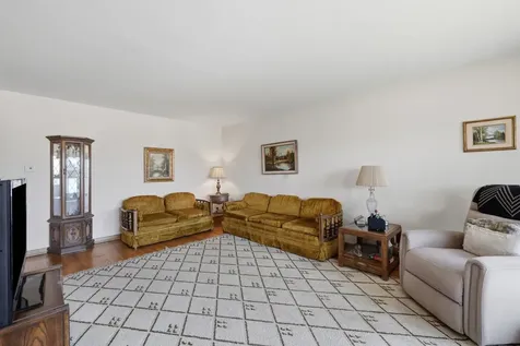 4916 North Ridgewood Avenue Norridge IL 60706