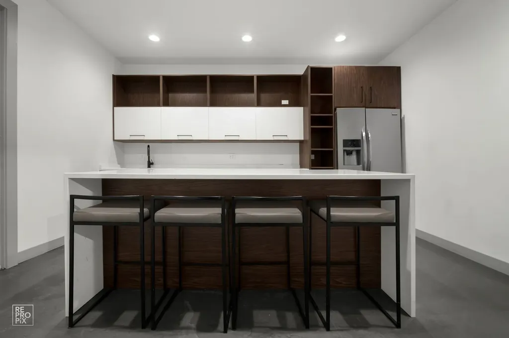 1322 West Walton Street Chicago IL 60642