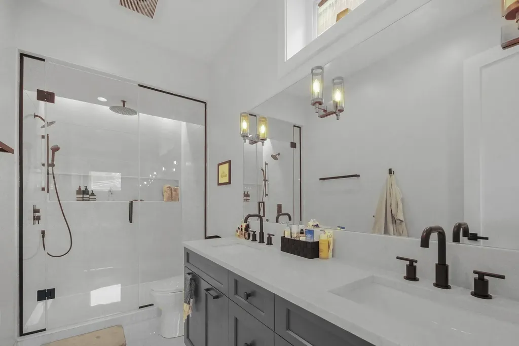 1516 West Diversey Avenue Chicago IL 60614