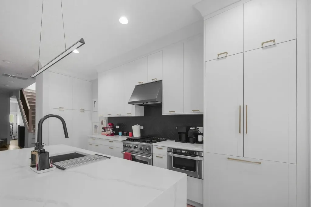 1516 West Diversey Avenue Chicago IL 60614