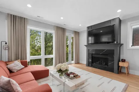 1516 West Diversey Avenue Chicago IL 60614