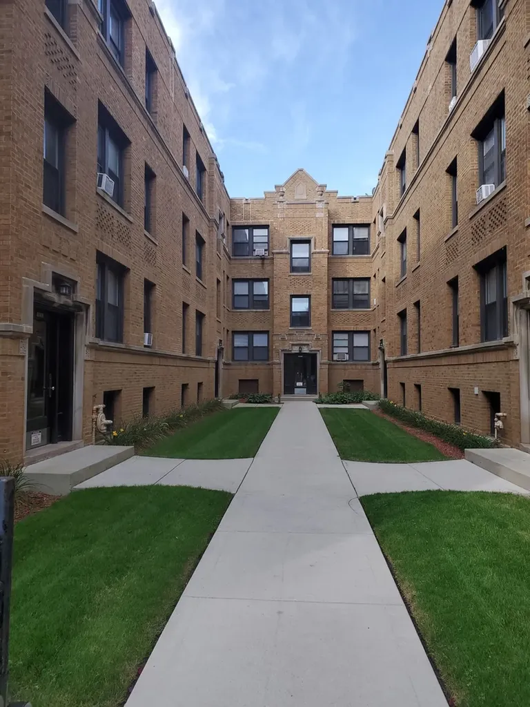 6514 North Glenwood Avenue Chicago IL 60626