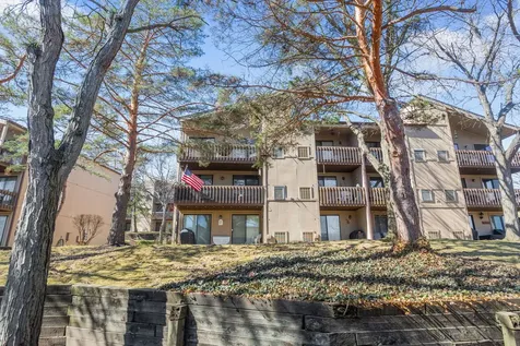 49 Oak Hill Colony Fox Lake IL 60020