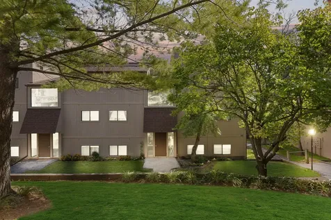 49 Oak Hill Colony Fox Lake IL 60020