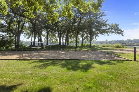 49 Oak Hill Colony Fox Lake IL 60020
