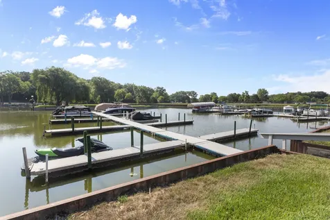 49 Oak Hill Colony Fox Lake IL 60020
