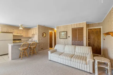 49 Oak Hill Colony Fox Lake IL 60020