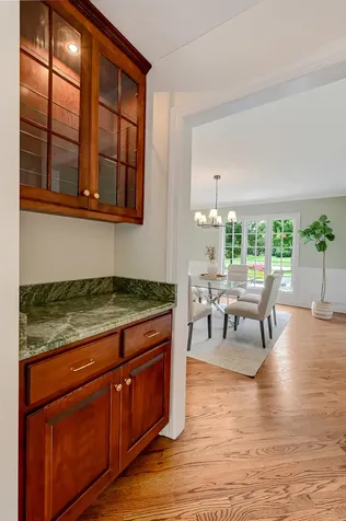 32 Ridgefield Lane Burr Ridge IL 60527