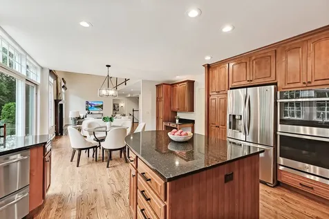 32 Ridgefield Lane Burr Ridge IL 60527