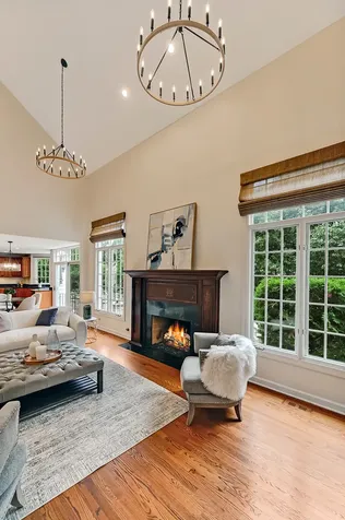 32 Ridgefield Lane Burr Ridge IL 60527