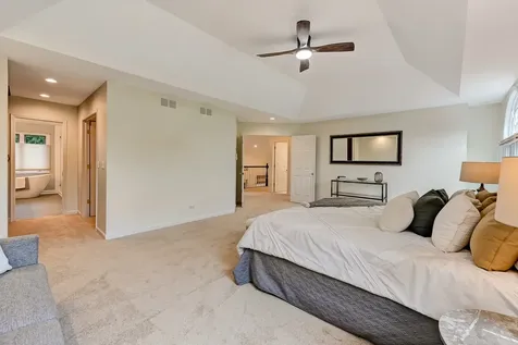 32 Ridgefield Lane Burr Ridge IL 60527