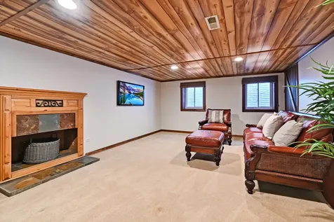 32 Ridgefield Lane Burr Ridge IL 60527