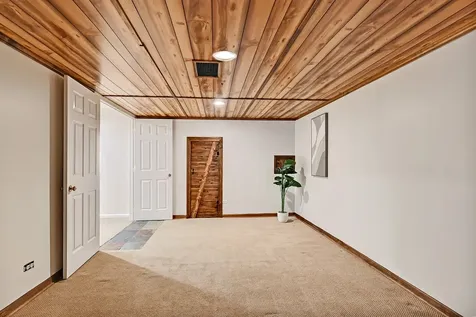 32 Ridgefield Lane Burr Ridge IL 60527