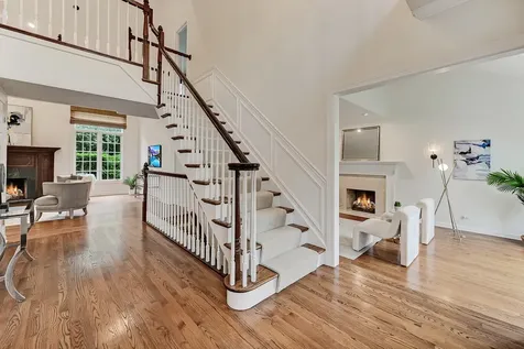 32 Ridgefield Lane Burr Ridge IL 60527