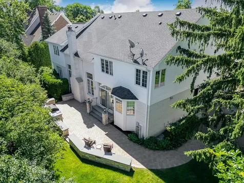 32 Ridgefield Lane Burr Ridge IL 60527