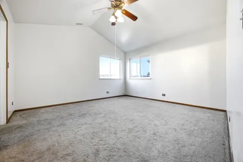 571 Sandy Court Harvard IL 60033
