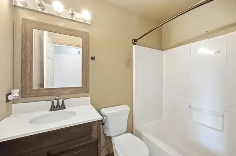 571 Sandy Court Harvard IL 60033