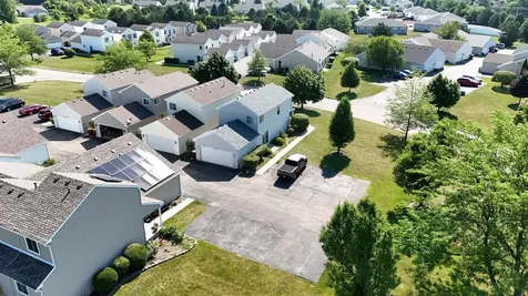 571 Sandy Court Harvard IL 60033