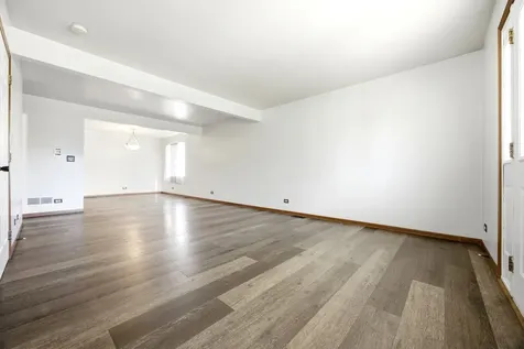 571 Sandy Court Harvard IL 60033