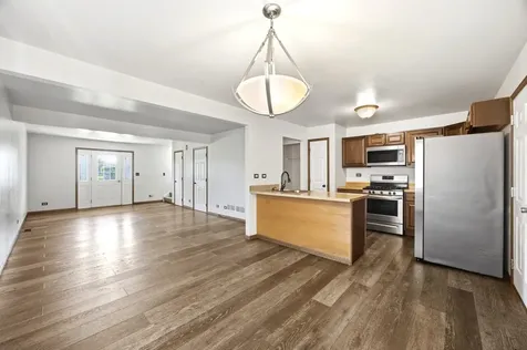 571 Sandy Court Harvard IL 60033
