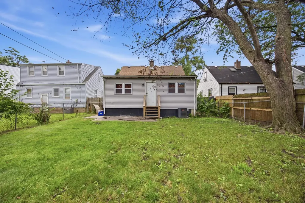 12238 South Aberdeen Street Chicago IL 60643