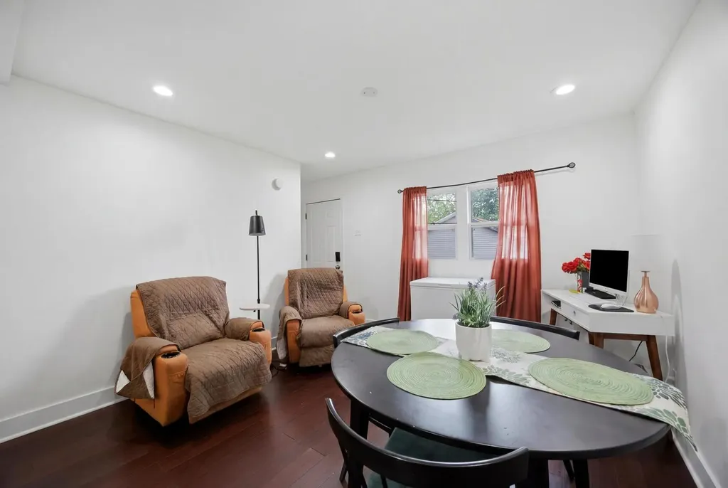 12238 South Aberdeen Street Chicago IL 60643