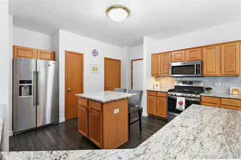142 Southwicke Drive Streamwood IL 60107