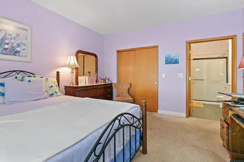 142 Southwicke Drive Streamwood IL 60107