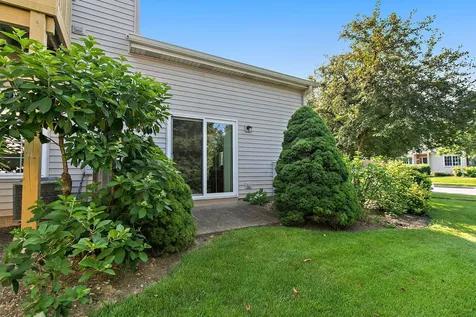 142 Southwicke Drive Streamwood IL 60107