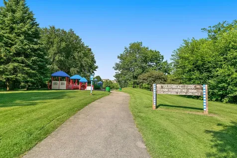 142 Southwicke Drive Streamwood IL 60107
