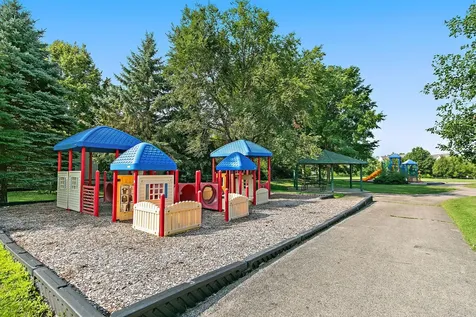 142 Southwicke Drive Streamwood IL 60107