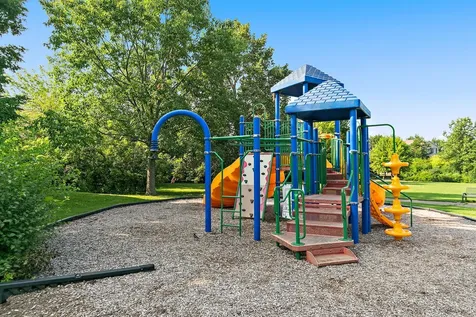 142 Southwicke Drive Streamwood IL 60107