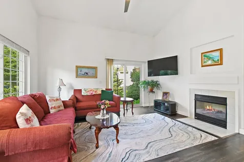 142 Southwicke Drive Streamwood IL 60107